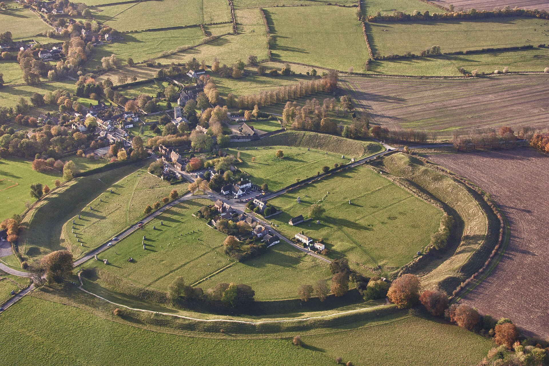 Avebury henge and stone circles .mw-parser-output .messagebox{margin:4px 0;width:auto;border-collapse:collapse;border:2px solid var(--border-color-progressive,#6485d1);background-color:var(--background-color-neutral-subt