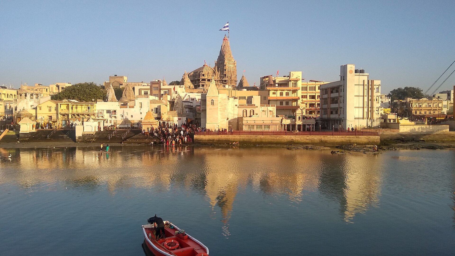 Landscape picture of Dwarkadhish Temple near Gomti River.
