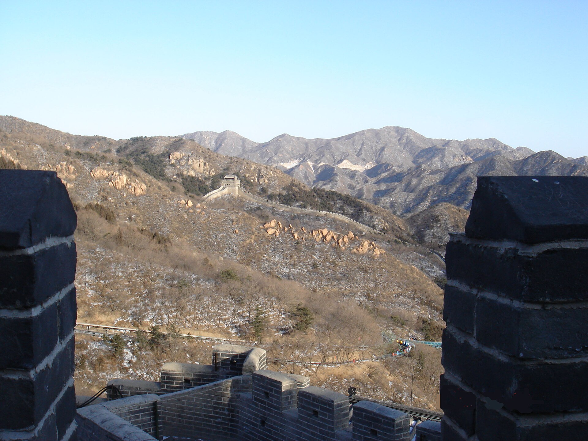 View of the scenery outside of the Badaling (八達嶺) section of the Great Wall of China through the battlements