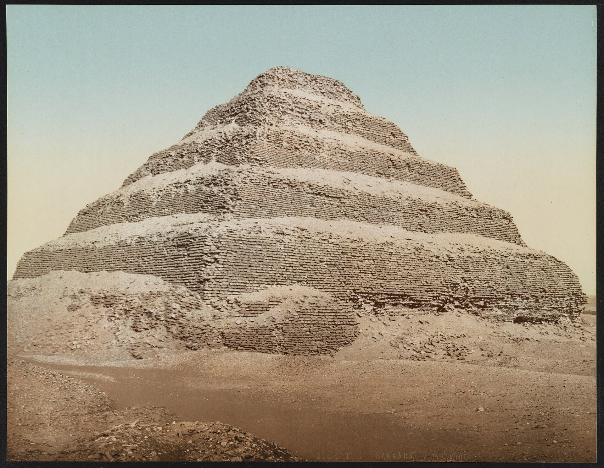 Title: Sakkara, la pyramide Abstract/medium: 1 print : color photochrom ; sheet 21 x 27 cm.