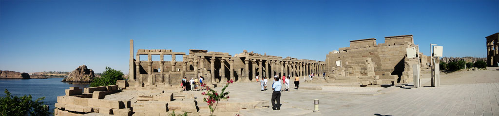 A panoramic view at the Philae temple in Egypt. Picture taken by me, Benjamin Franck, on Nov 2005.