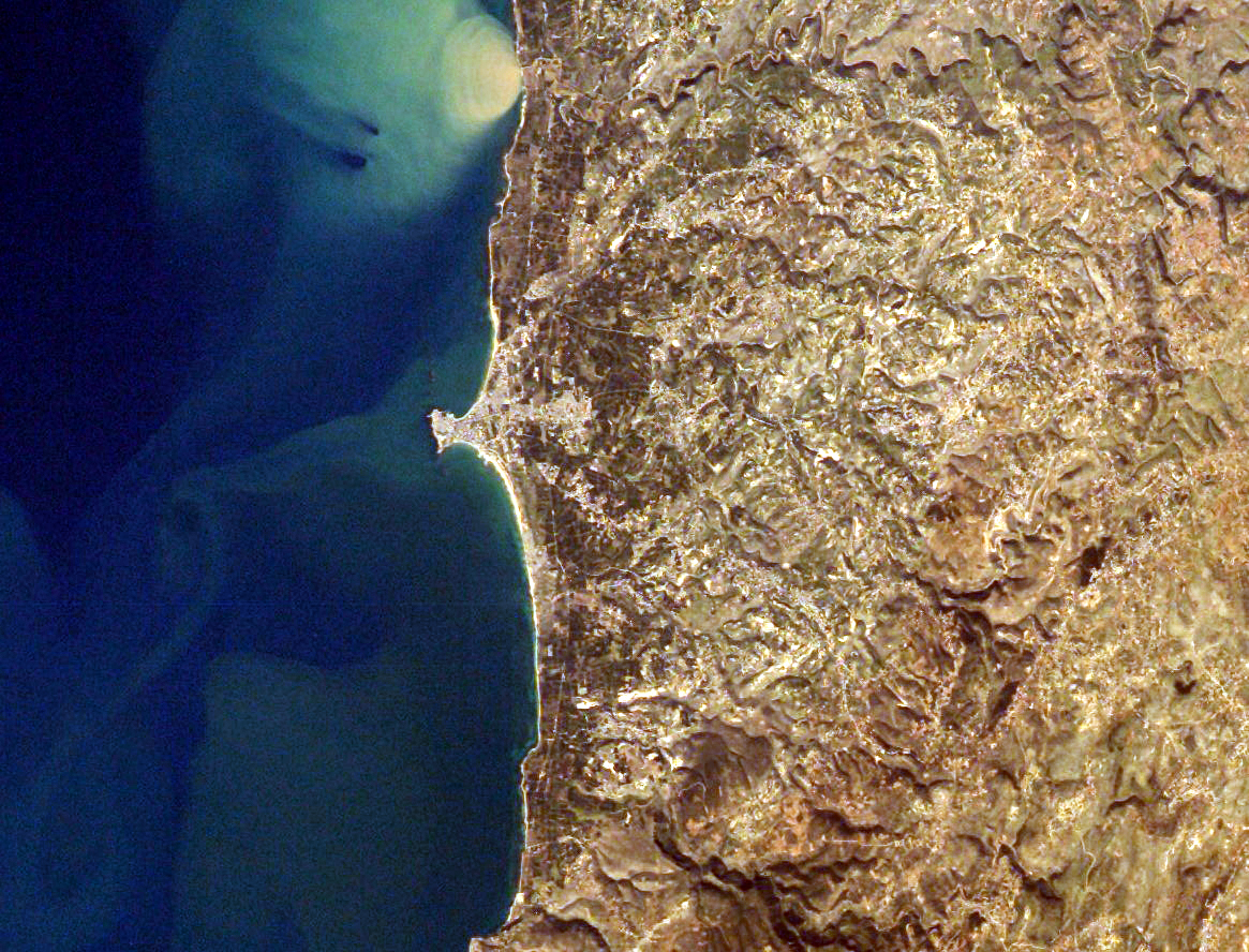 The city of Tyre/Sour in Southern Lebanon photographed from the International Space Station (ISS). Image courtesy of the Earth Science and Remote Sensing Unit, NASA Johnson Space Center: https://eol.jsc.nasa.gov/