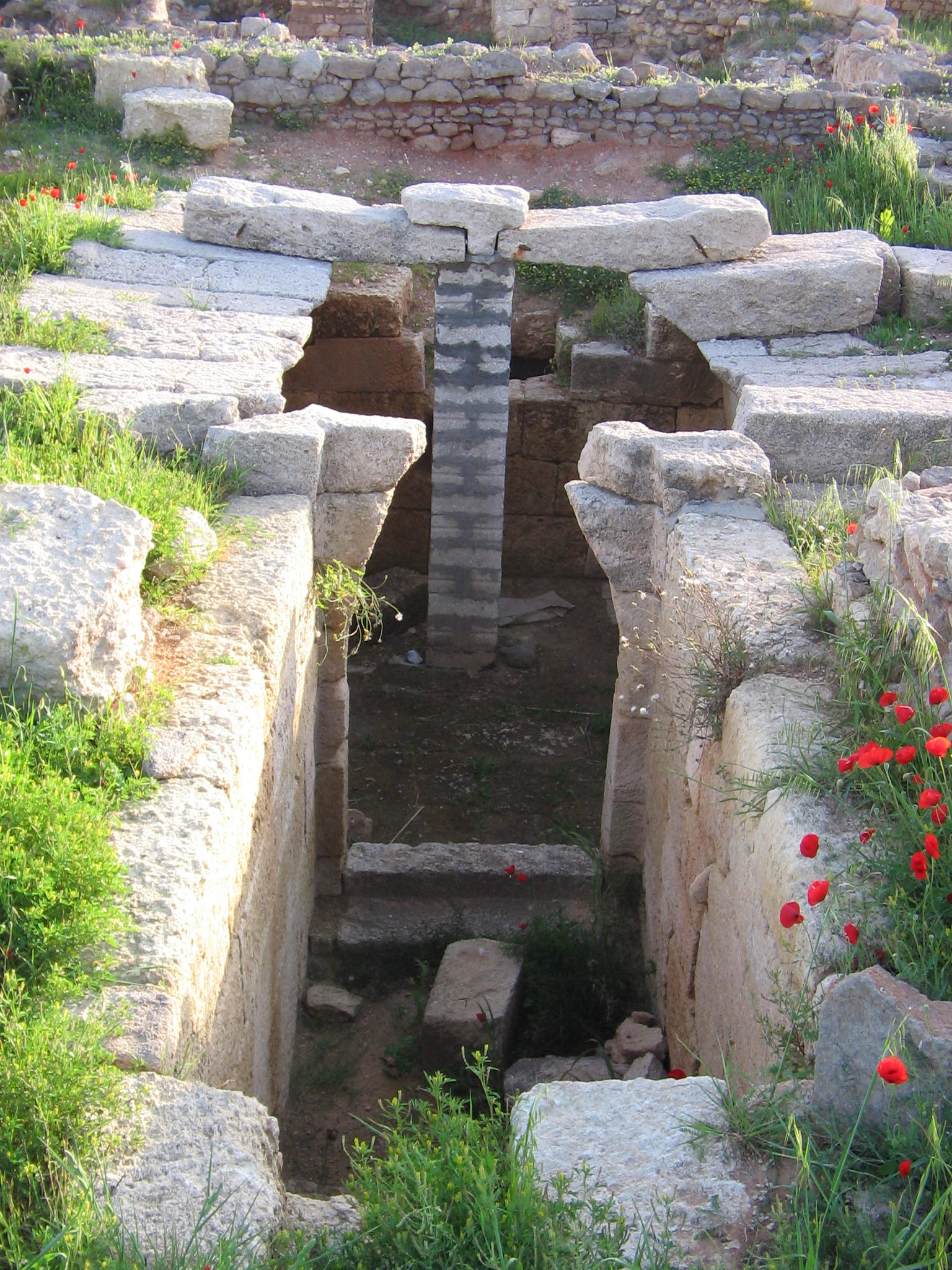 Tomb in the courtyard of a palace, Ugarit in 2006