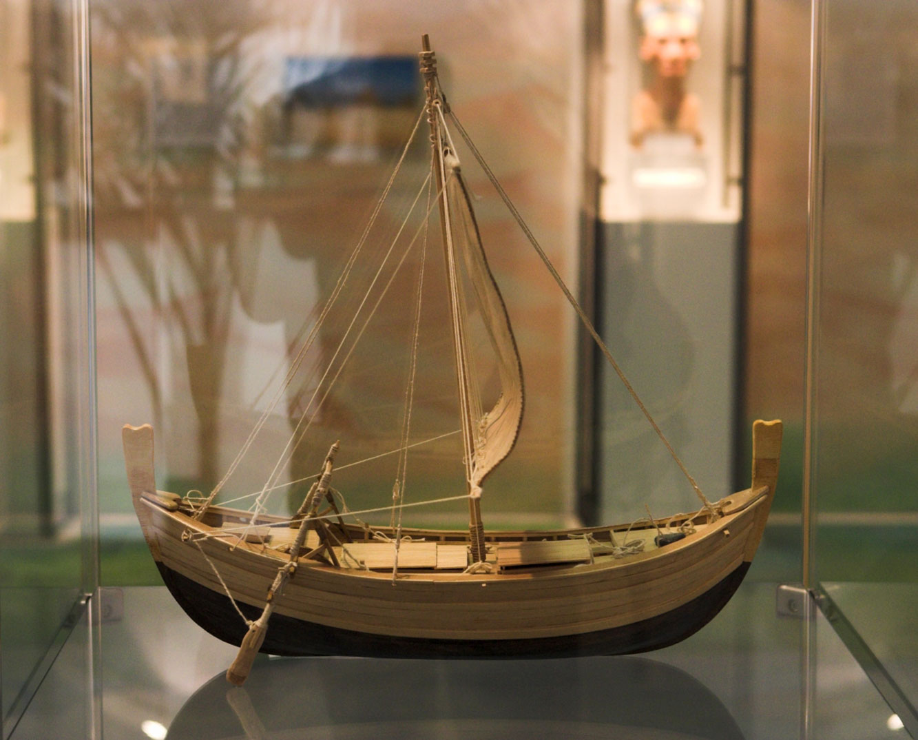 Information Description: Wooden model from the Shipwreck from Uluburun. Source: own work Date: June 2006 Author: Martin Bahmann