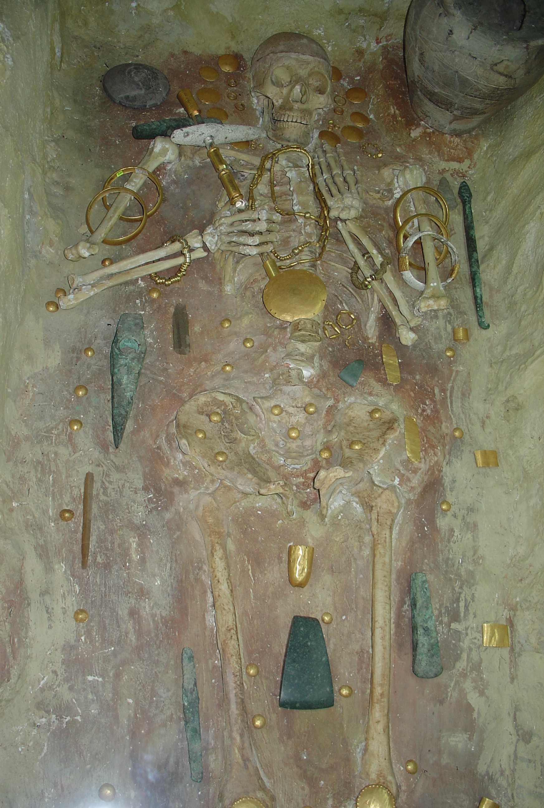 A tomb from the Varna necropolis (Bulgaria), circa 4600 BC, with the world's oldest gold jewellery yet discovered.